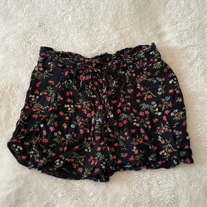 American Eagle flower shorts